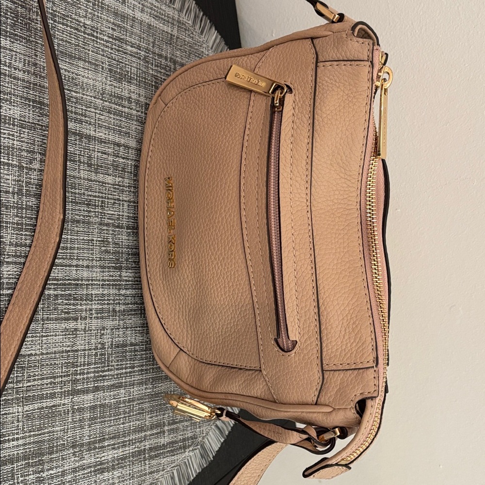 Michael Kors Leather Crossbody Bag Light Pink